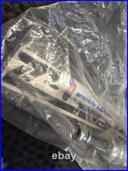 NOS SUPER RARE 8.5 Z Roller Vintage Skateboard Trucks with lube Spacers Sticker