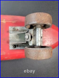 RARE VINTAGE SKATEBOARD METAL WHEELS DURO 101 999 RED Toy Collectible 1960s RARE VINTAGE SKATEBOARD METAL WHEELS DURO 101 999 RED Toy Collectible 1960s