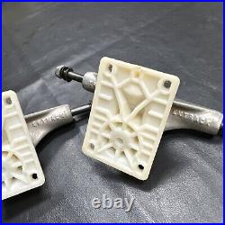 Vintage Tracker Extrack Skateboard Trucks White Silver 1978 Rare 7.5