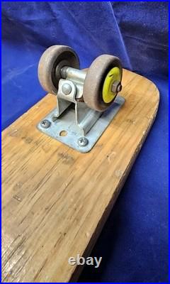 Vtg 1950s/60s HAWAIIAN SURFER Skateboard Steel Wheels with Yellow HUB CAPS Union