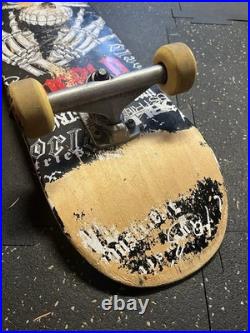 World Industries Skateboard Complete Skull Face Vintage Used